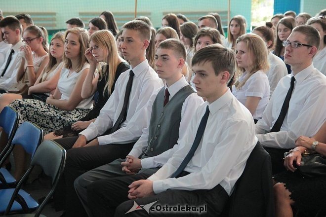 Rozpoczęcie roku szkolnego 2015/2016 w I Liceum Ogólnokształcącym w Ostrołęce [01.09.2015] - zdjęcie #56 - eOstroleka.pl