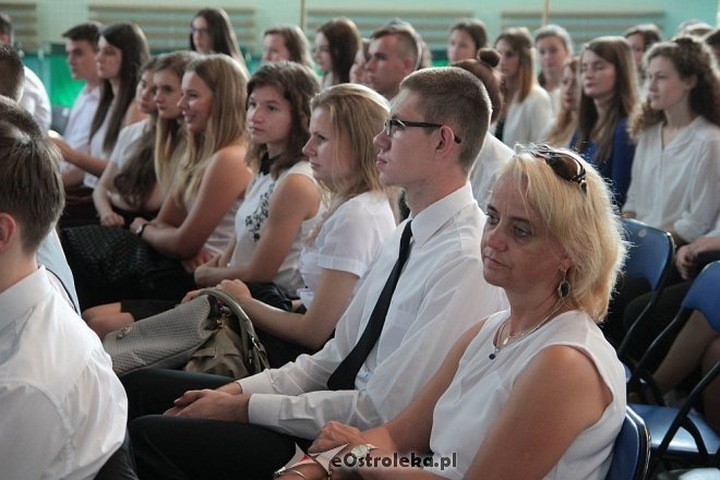 Rozpoczęcie roku szkolnego 2015/2016 w I Liceum Ogólnokształcącym w Ostrołęce [01.09.2015] - zdjęcie #55 - eOstroleka.pl