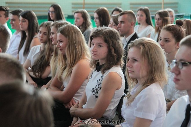 Rozpoczęcie roku szkolnego 2015/2016 w I Liceum Ogólnokształcącym w Ostrołęce [01.09.2015] - zdjęcie #54 - eOstroleka.pl