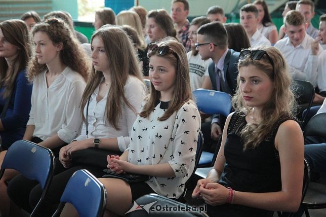 Rozpoczęcie roku szkolnego 2015/2016 w I Liceum Ogólnokształcącym w Ostrołęce [01.09.2015] - zdjęcie #53 - eOstroleka.pl