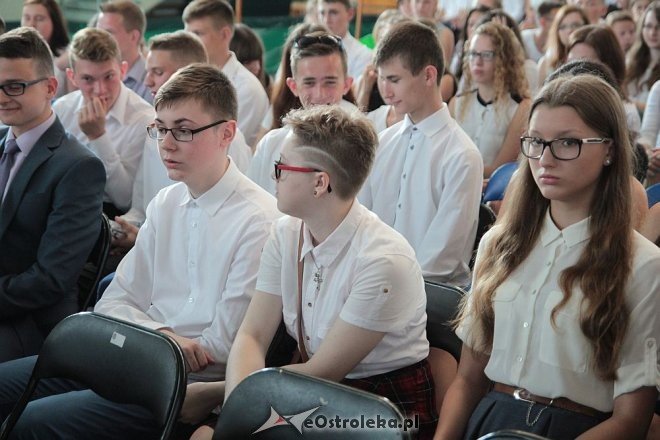 Rozpoczęcie roku szkolnego 2015/2016 w I Liceum Ogólnokształcącym w Ostrołęce [01.09.2015] - zdjęcie #50 - eOstroleka.pl