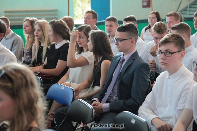 Rozpoczęcie roku szkolnego 2015/2016 w I Liceum Ogólnokształcącym w Ostrołęce [01.09.2015] - zdjęcie #49 - eOstroleka.pl