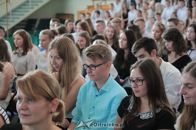 Rozpoczęcie roku szkolnego 2015/2016 w I Liceum Ogólnokształcącym w Ostrołęce [01.09.2015] - zdjęcie #43 - eOstroleka.pl