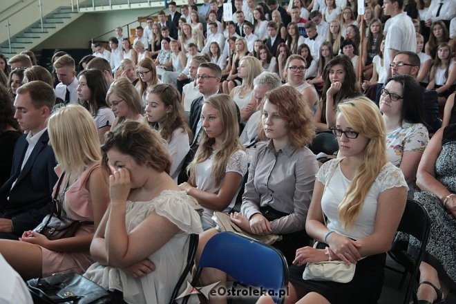 Rozpoczęcie roku szkolnego 2015/2016 w I Liceum Ogólnokształcącym w Ostrołęce [01.09.2015] - zdjęcie #40 - eOstroleka.pl