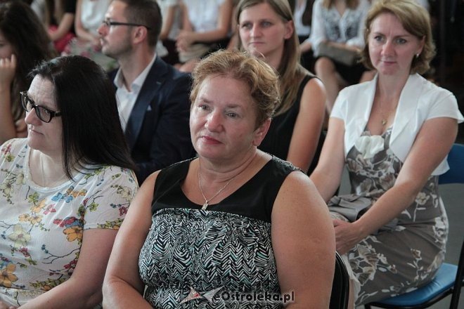 Rozpoczęcie roku szkolnego 2015/2016 w I Liceum Ogólnokształcącym w Ostrołęce [01.09.2015] - zdjęcie #37 - eOstroleka.pl