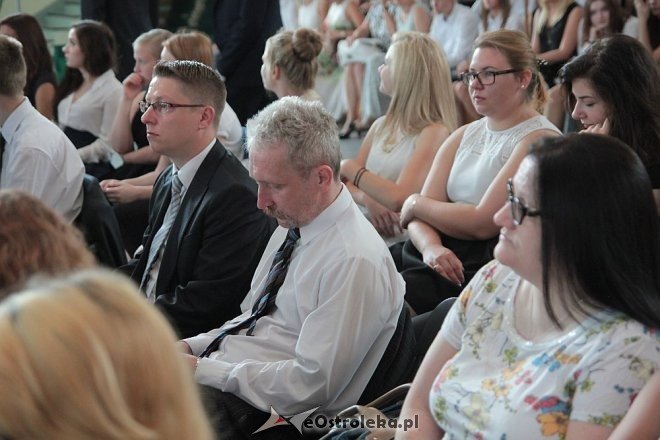 Rozpoczęcie roku szkolnego 2015/2016 w I Liceum Ogólnokształcącym w Ostrołęce [01.09.2015] - zdjęcie #36 - eOstroleka.pl
