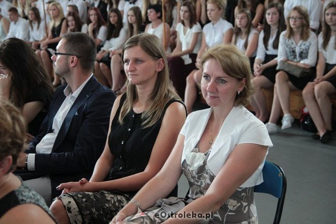 Rozpoczęcie roku szkolnego 2015/2016 w I Liceum Ogólnokształcącym w Ostrołęce [01.09.2015] - zdjęcie #35 - eOstroleka.pl