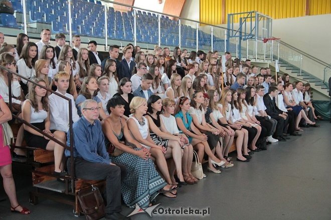 Rozpoczęcie roku szkolnego 2015/2016 w I Liceum Ogólnokształcącym w Ostrołęce [01.09.2015] - zdjęcie #34 - eOstroleka.pl