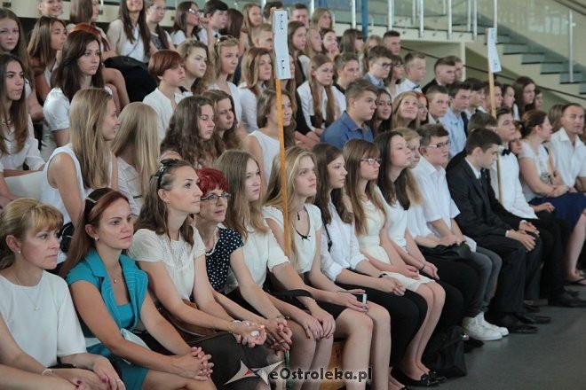 Rozpoczęcie roku szkolnego 2015/2016 w I Liceum Ogólnokształcącym w Ostrołęce [01.09.2015] - zdjęcie #33 - eOstroleka.pl