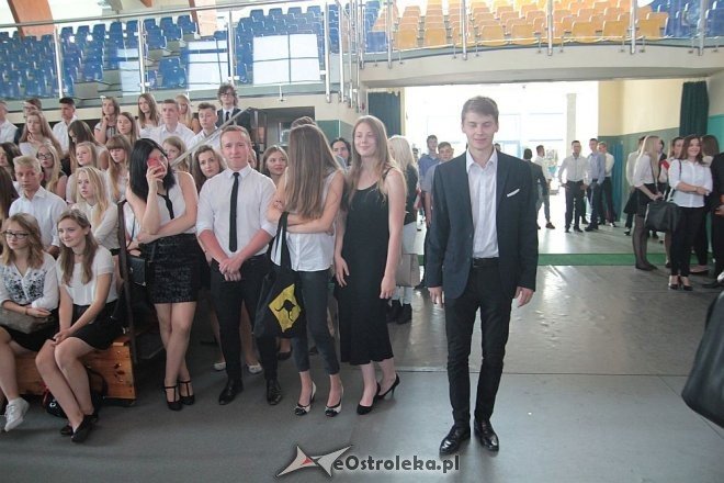 Rozpoczęcie roku szkolnego 2015/2016 w I Liceum Ogólnokształcącym w Ostrołęce [01.09.2015] - zdjęcie #27 - eOstroleka.pl