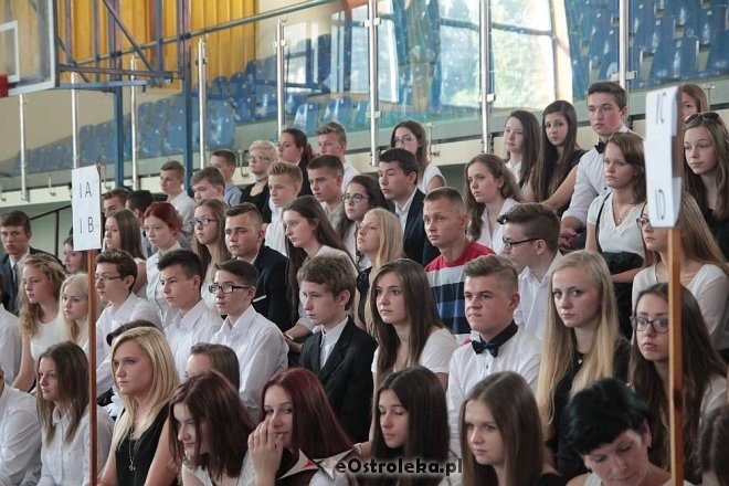 Rozpoczęcie roku szkolnego 2015/2016 w I Liceum Ogólnokształcącym w Ostrołęce [01.09.2015] - zdjęcie #21 - eOstroleka.pl