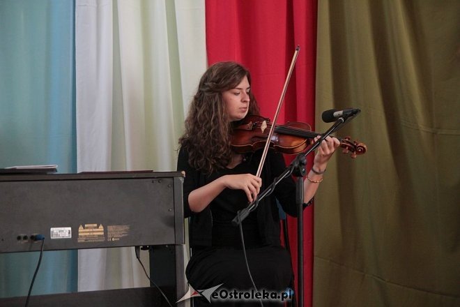 Rozpoczęcie roku szkolnego 2015/2016 w I Liceum Ogólnokształcącym w Ostrołęce [01.09.2015] - zdjęcie #17 - eOstroleka.pl