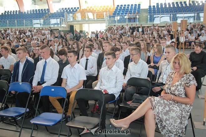 Rozpoczęcie roku szkolnego 2015/2016 w I Liceum Ogólnokształcącym w Ostrołęce [01.09.2015] - zdjęcie #15 - eOstroleka.pl