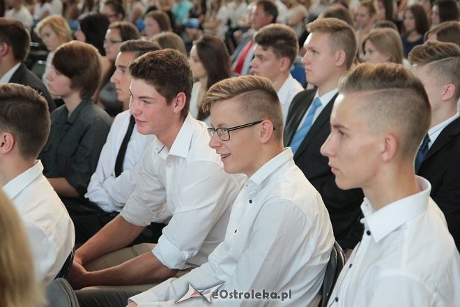Rozpoczęcie roku szkolnego 2015/2016 w I Liceum Ogólnokształcącym w Ostrołęce [01.09.2015] - zdjęcie #14 - eOstroleka.pl