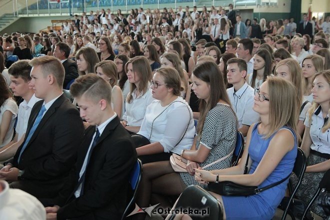 Rozpoczęcie roku szkolnego 2015/2016 w I Liceum Ogólnokształcącym w Ostrołęce [01.09.2015] - zdjęcie #10 - eOstroleka.pl