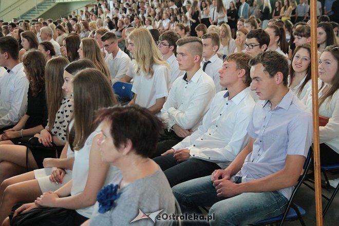 Rozpoczęcie roku szkolnego 2015/2016 w I Liceum Ogólnokształcącym w Ostrołęce [01.09.2015] - zdjęcie #6 - eOstroleka.pl