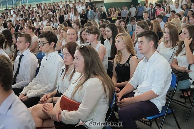 Rozpoczęcie roku szkolnego 2015/2016 w I Liceum Ogólnokształcącym w Ostrołęce [01.09.2015] - zdjęcie #5 - eOstroleka.pl