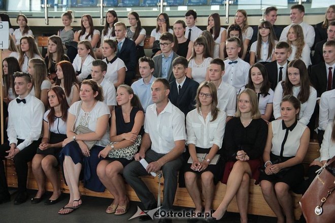 Rozpoczęcie roku szkolnego 2015/2016 w I Liceum Ogólnokształcącym w Ostrołęce [01.09.2015] - zdjęcie #2 - eOstroleka.pl