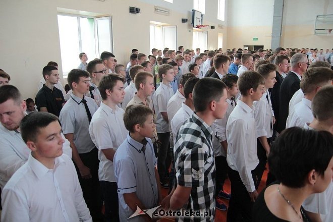Rozpoczęcie roku szkolnego 2015/2016 w Zespole Szkół Zawodowych nr 1 w Ostrołęce [01.09.2015] - zdjęcie #15 - eOstroleka.pl