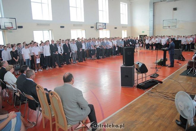 Rozpoczęcie roku szkolnego 2015/2016 w Zespole Szkół Zawodowych nr 1 w Ostrołęce [01.09.2015] - zdjęcie #12 - eOstroleka.pl
