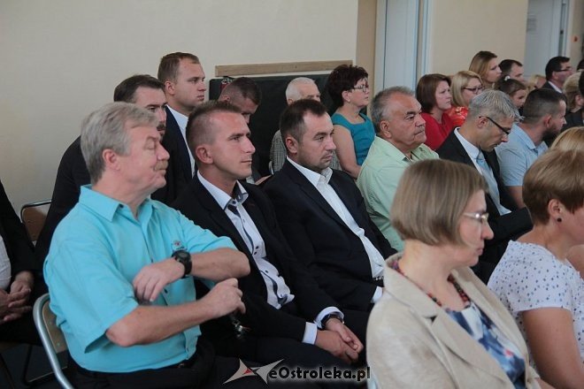 Rozpoczęcie roku szkolnego 2015/2016 w Zespole Szkół Zawodowych nr 1 w Ostrołęce [01.09.2015] - zdjęcie #9 - eOstroleka.pl