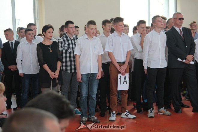 Rozpoczęcie roku szkolnego 2015/2016 w Zespole Szkół Zawodowych nr 1 w Ostrołęce [01.09.2015] - zdjęcie #8 - eOstroleka.pl