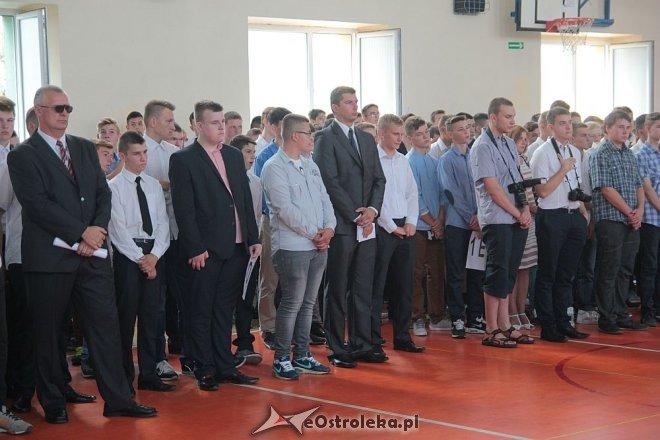 Rozpoczęcie roku szkolnego 2015/2016 w Zespole Szkół Zawodowych nr 1 w Ostrołęce [01.09.2015] - zdjęcie #5 - eOstroleka.pl