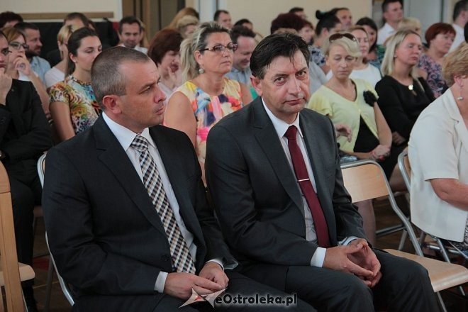 Rozpoczęcie roku szkolnego 2015/2016 w Zespole Szkół Zawodowych nr 1 w Ostrołęce [01.09.2015] - zdjęcie #2 - eOstroleka.pl