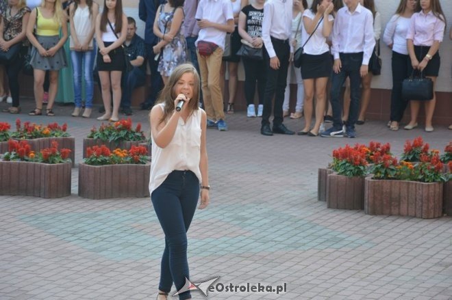 Rozpoczęcie roku szkolnego w Zespole Szkół Zawodowych nr 4 im. Adama Chętnika [01.09.2015] - zdjęcie #28 - eOstroleka.pl