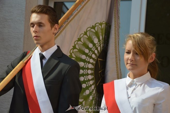 Rozpoczęcie roku szkolnego w Zespole Szkół Zawodowych nr 4 im. Adama Chętnika [01.09.2015] - zdjęcie #19 - eOstroleka.pl