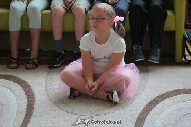 Rozpoczęcie roku szkolnego 2015/2016 w Szkole Podstawowej nr 10 w Ostrołęce [01.09.2015] - zdjęcie #3 - eOstroleka.pl
