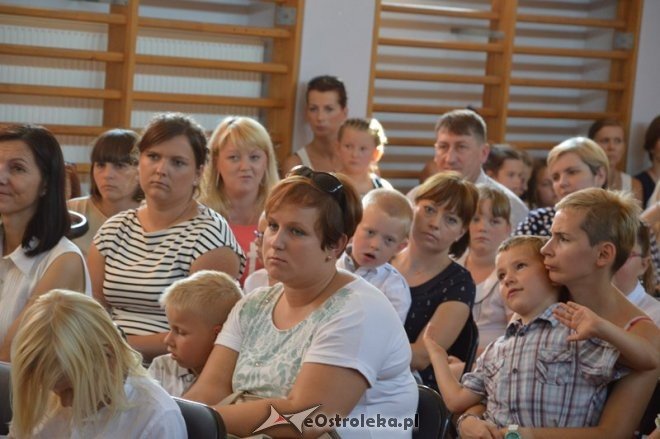 Rozpoczęcie roku szkolnego w Szkole Podstawowej nr 5 w Ostrołęce [01.09.2015] - zdjęcie #10 - eOstroleka.pl