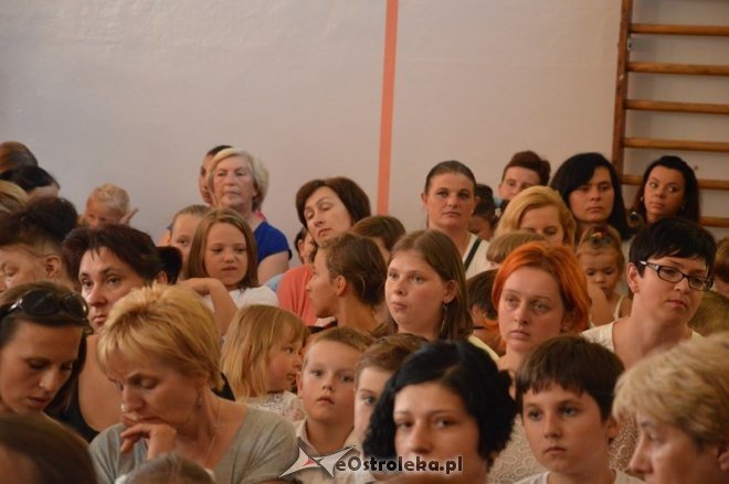 Rozpoczęcie roku szkolnego w Szkole Podstawowej nr 5 w Ostrołęce [01.09.2015] - zdjęcie #8 - eOstroleka.pl