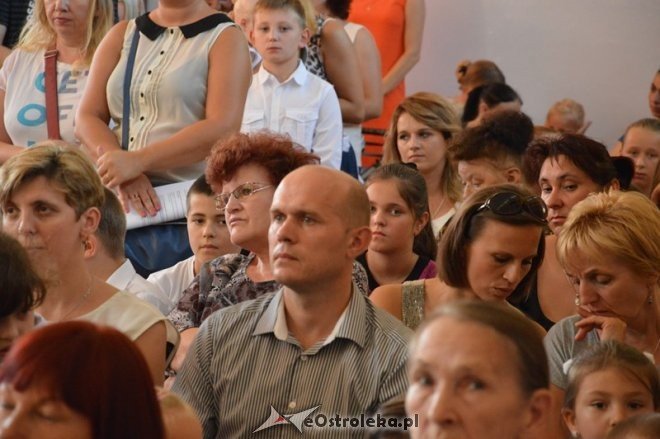 Rozpoczęcie roku szkolnego w Szkole Podstawowej nr 5 w Ostrołęce [01.09.2015] - zdjęcie #7 - eOstroleka.pl
