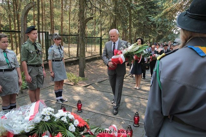 Ostrołęka: Miejskie obchody 76. rocznicy wybuchu II Wojny Światowej [01.09.2015] - zdjęcie #42 - eOstroleka.pl
