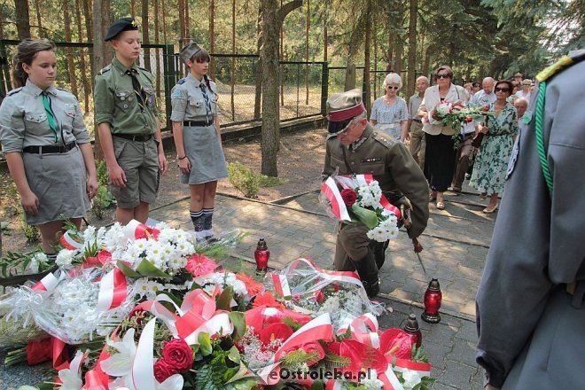 Ostrołęka: Miejskie obchody 76. rocznicy wybuchu II Wojny Światowej [01.09.2015] - zdjęcie #26 - eOstroleka.pl
