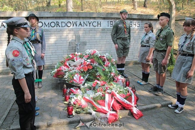 Ostrołęka: Miejskie obchody 76. rocznicy wybuchu II Wojny Światowej [01.09.2015] - zdjęcie #15 - eOstroleka.pl