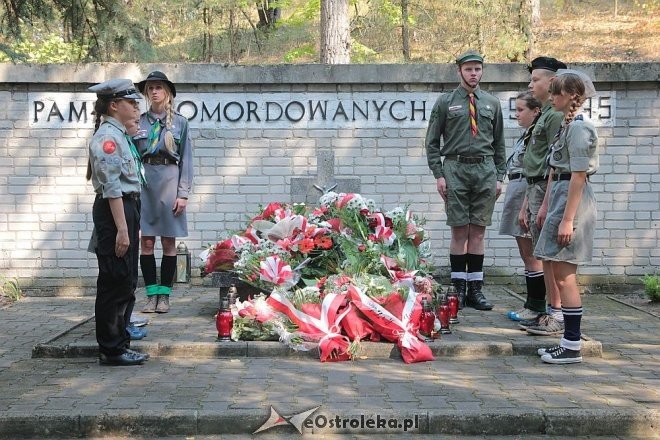 Ostrołęka: Miejskie obchody 76. rocznicy wybuchu II Wojny Światowej [01.09.2015] - zdjęcie #14 - eOstroleka.pl