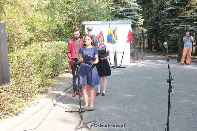 Ostrołęka: Miejskie obchody 76. rocznicy wybuchu II Wojny Światowej [01.09.2015] - zdjęcie #13 - eOstroleka.pl