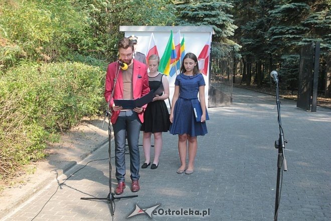 Ostrołęka: Miejskie obchody 76. rocznicy wybuchu II Wojny Światowej [01.09.2015] - zdjęcie #11 - eOstroleka.pl