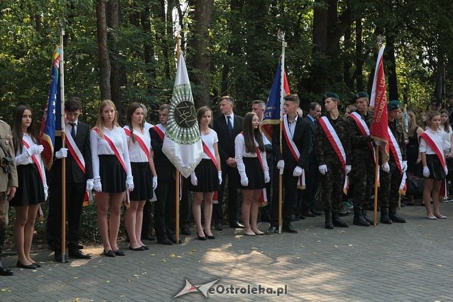 Ostrołęka: Miejskie obchody 76. rocznicy wybuchu II Wojny Światowej [01.09.2015] - zdjęcie #4 - eOstroleka.pl