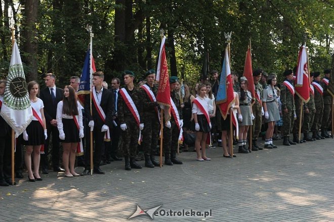 Ostrołęka: Miejskie obchody 76. rocznicy wybuchu II Wojny Światowej [01.09.2015] - zdjęcie #3 - eOstroleka.pl