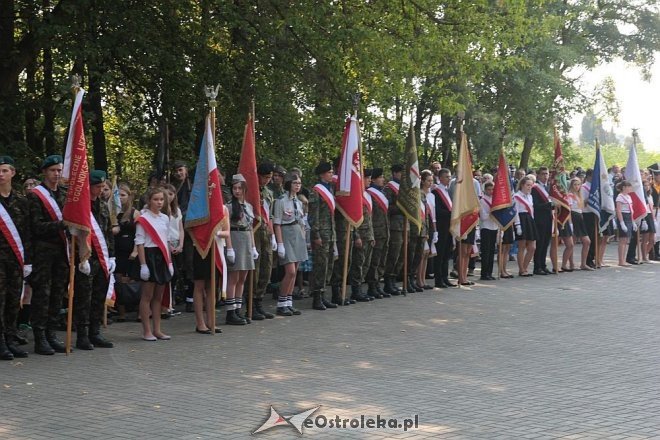 Ostrołęka: Miejskie obchody 76. rocznicy wybuchu II Wojny Światowej [01.09.2015] - zdjęcie #2 - eOstroleka.pl