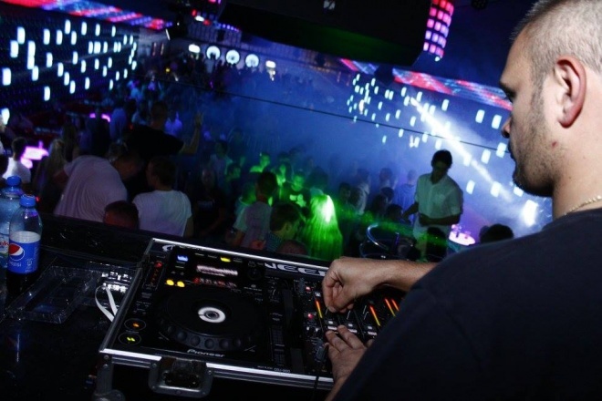 Didżej Mietek i Piana Party w Clubie Ibiza Zalesie [01.09.2015] - zdjęcie #50 - eOstroleka.pl