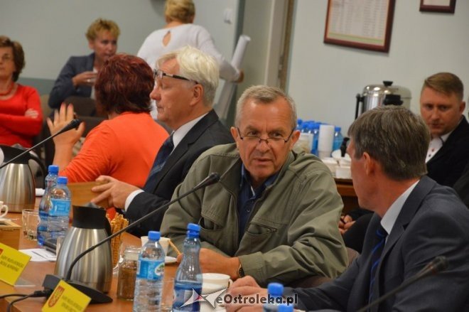 XIII sesja Rady Miasta Ostrołęki [04.09.2015] - zdjęcie #4 - eOstroleka.pl