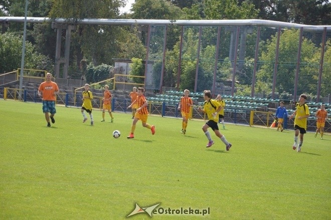 Liga wojewódzka trampkarzy: UKS Narew Ostrołęka - Escola Varsovia [05.09.2015] - zdjęcie #32 - eOstroleka.pl