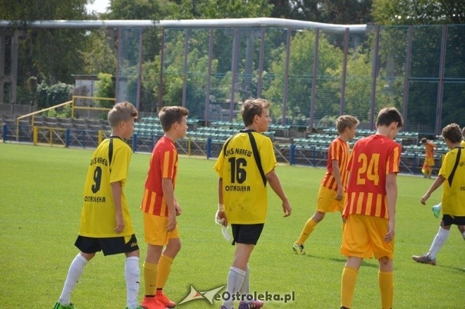 Liga wojewódzka trampkarzy: UKS Narew Ostrołęka - Escola Varsovia [05.09.2015] - zdjęcie #11 - eOstroleka.pl