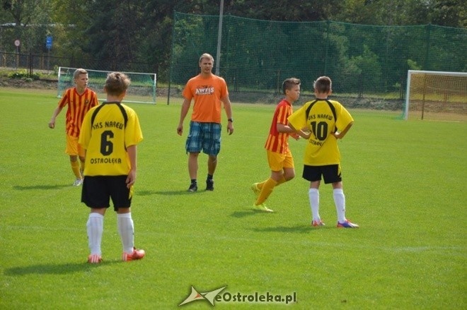 Liga wojewódzka trampkarzy: UKS Narew Ostrołęka - Escola Varsovia [05.09.2015] - zdjęcie #7 - eOstroleka.pl