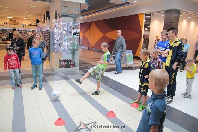 Z Bursztynową do szkoły, czyli targi zajęć pozalekcyjnych [06.09.2015] - zdjęcie #68 - eOstroleka.pl