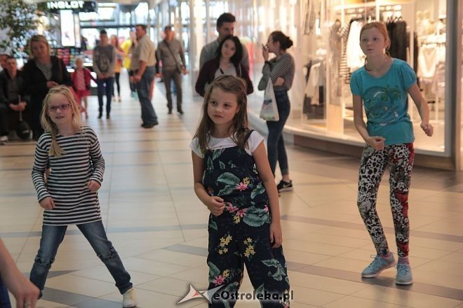 Z Bursztynową do szkoły, czyli targi zajęć pozalekcyjnych [06.09.2015] - zdjęcie #5 - eOstroleka.pl